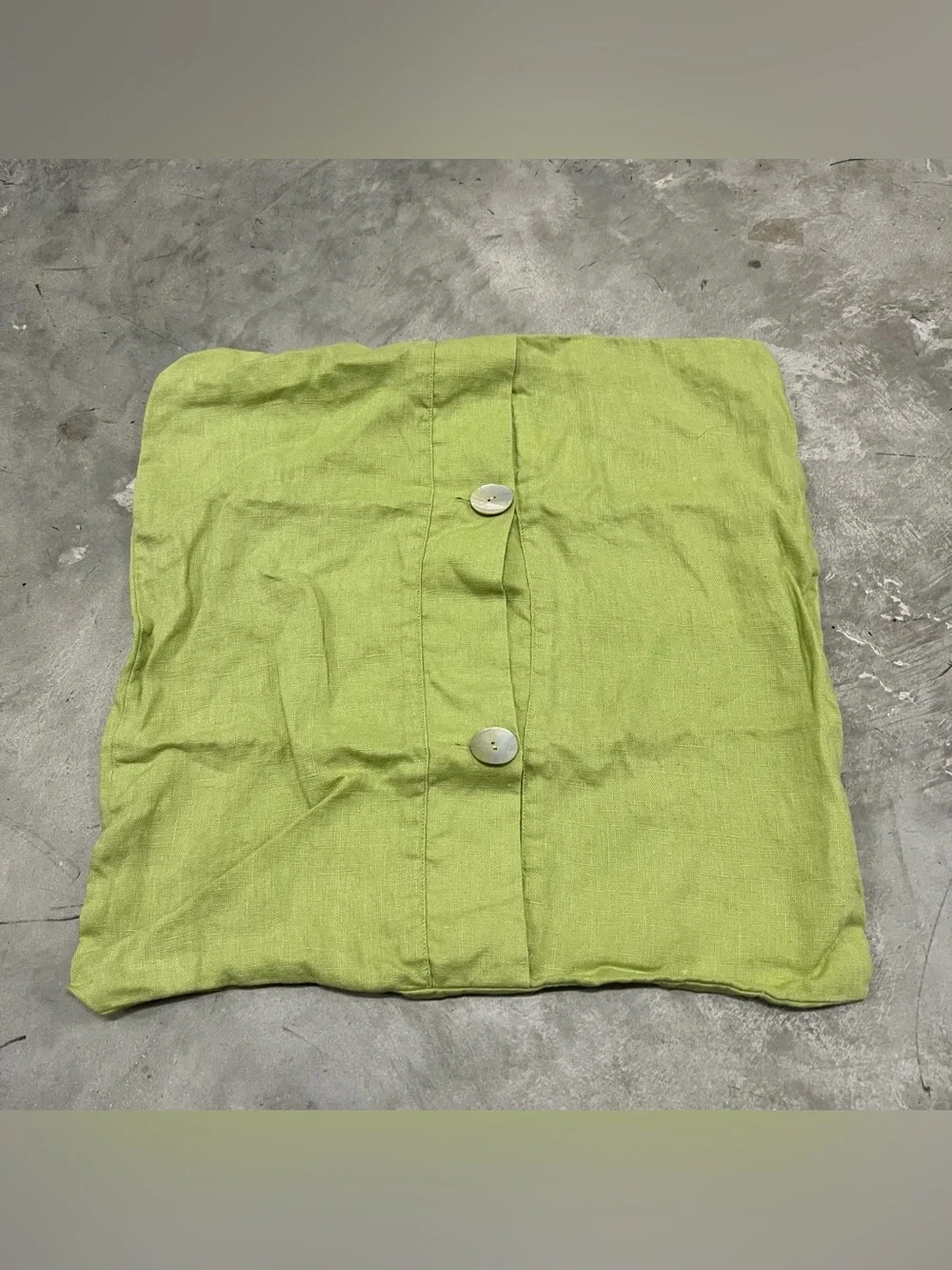 Pottery Barn Textured 100% Big Button Pillow Cover 18 X 18 -Lime Green